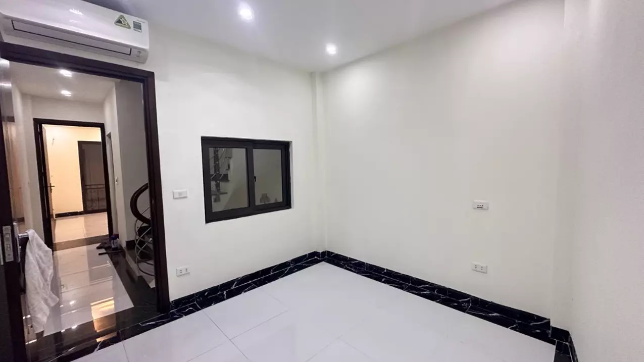 30M- NHỈNH 4T.Ỷ - NGỌC THUỴ - LONG BIÊN - HÀ NỘI .-anh-3