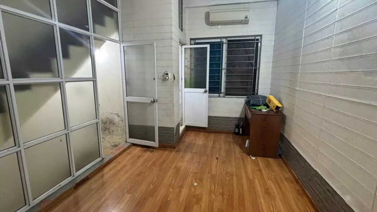 3.9  TỶ - HÀNG NHỎ HIẾM CÓ KHÓ TÌM-SỔ ĐỎ HOA HẬU , MẶT TIỀN 4M- CHỈ 2NGOẶT RA MẶT PHỐ TÔN ĐỨC-anh-2