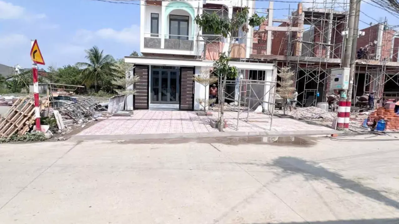 Bán 6 căn nhà xây đồng bộ mt đường Lê Thị Ty, Long Thượng dt 144m2 1 lầu,3pn,2wc giá 3,45 tỷ/căn-anh-1