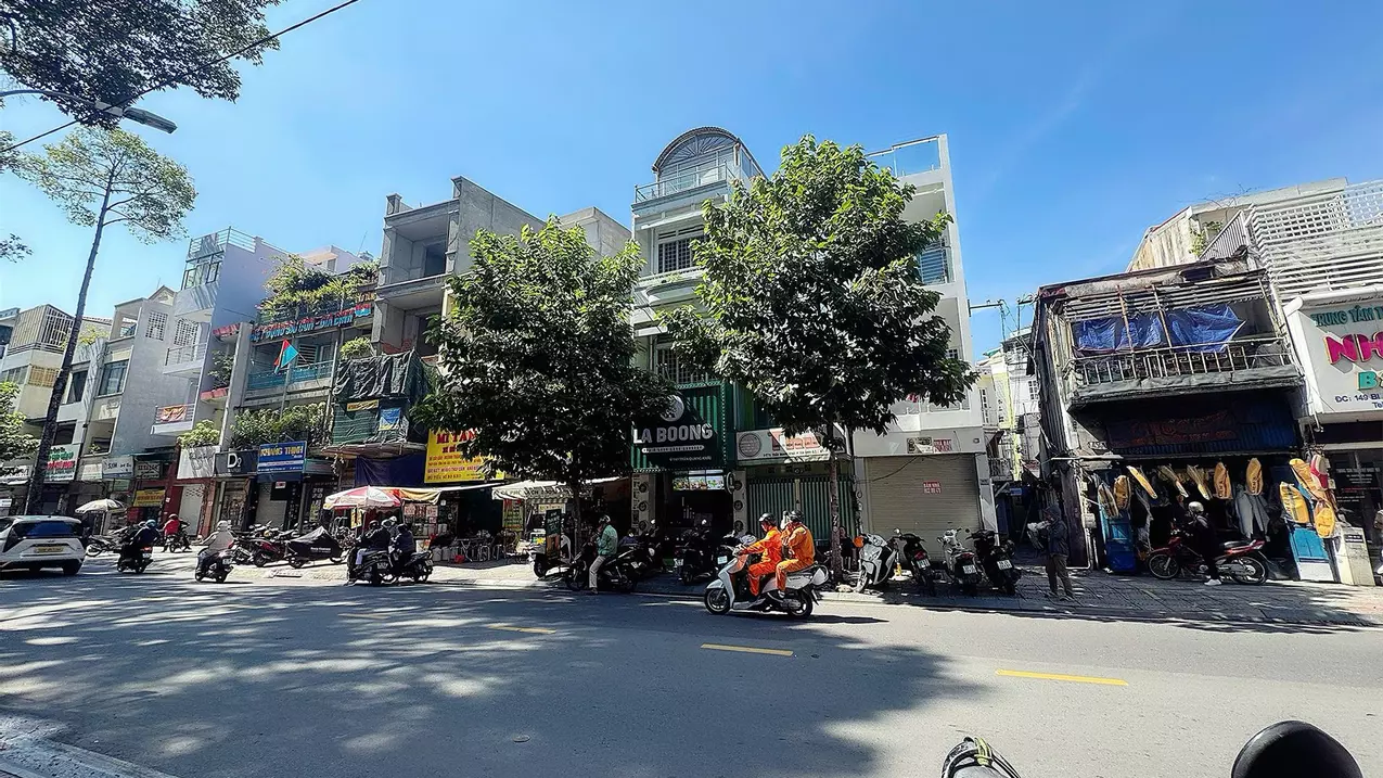 BÁN CĂN NHÀ 3 MẶT TIỀN ĐƯỜNG TRẦN QUANG KHẢI - QUẬN 1 - VỊ TRÍ VÀNG HIẾM CÓ - DT 4M*19M - Liên hệ-anh-1