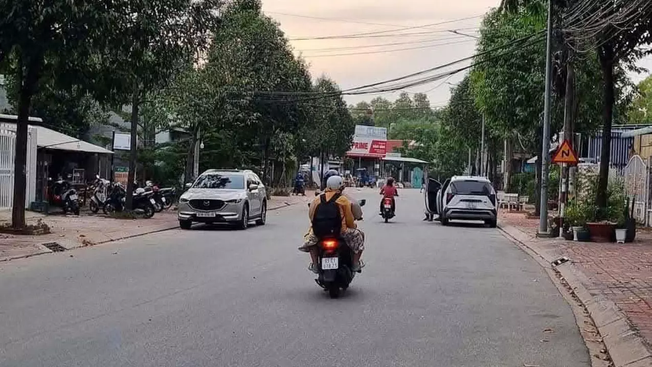 BÁN ĐẤT CÓ NHÀ CẤP 4 MẶT TIỀN ĐƯỜNG MẠC ĐỈNH CHI - TÂN AN, TDM, BÌNH DƯƠNG.-anh-2