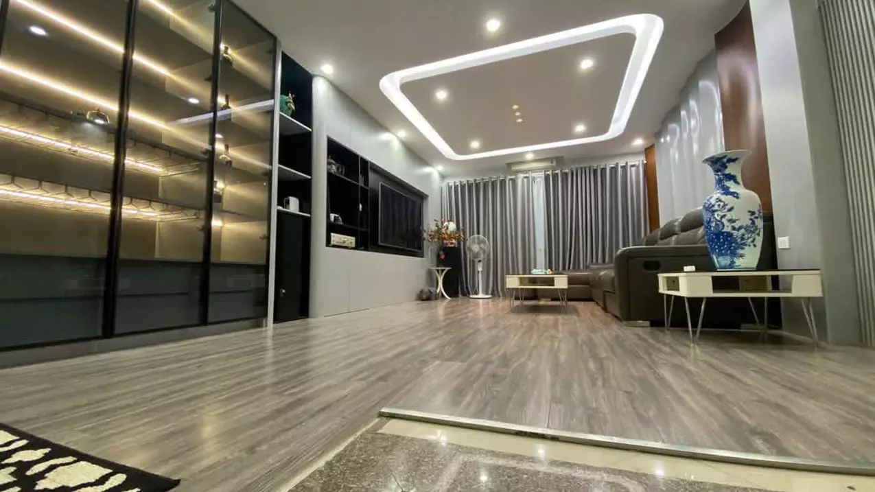 Bán gấp nhà phố Yên Phụ 48m2, 5 tầng cực đẹp tặng full nội thất tiền tỷ gần Hồ Tây-anh-1