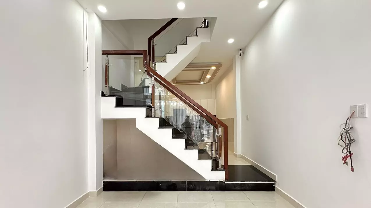 Bán Gấp! Nhà sát mặt tiền, hẻm xe hơi Phú Nhuận giáp Quận 3, 70m2 chỉ 8,8 tỷ-anh-2
