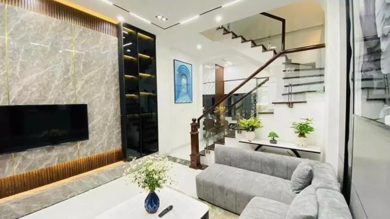 Bán Gấp Trung Kính 42m2 - 6.96 tỷ - Chỉ Một Căn Duy Nhất - Ngõ Nông Rộng Thông Thoáng - 30m Ra Ô Tô-anh-1