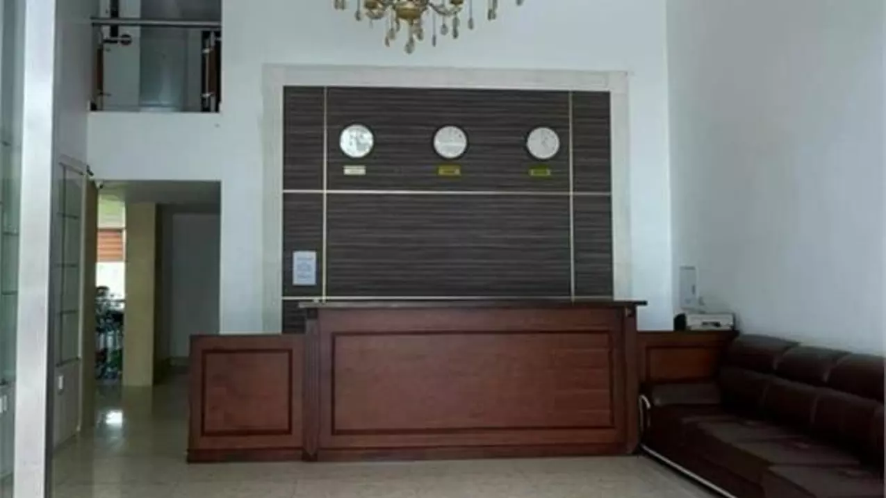> BÁN HOTELL 3 SAO -SÁT CẢNG-TRUNG TÂM DU LỊCH BẬC NHẤT MIỀN BẮC
DÒNG TIỀN 2,4 TỶ/ NĂM-anh-2