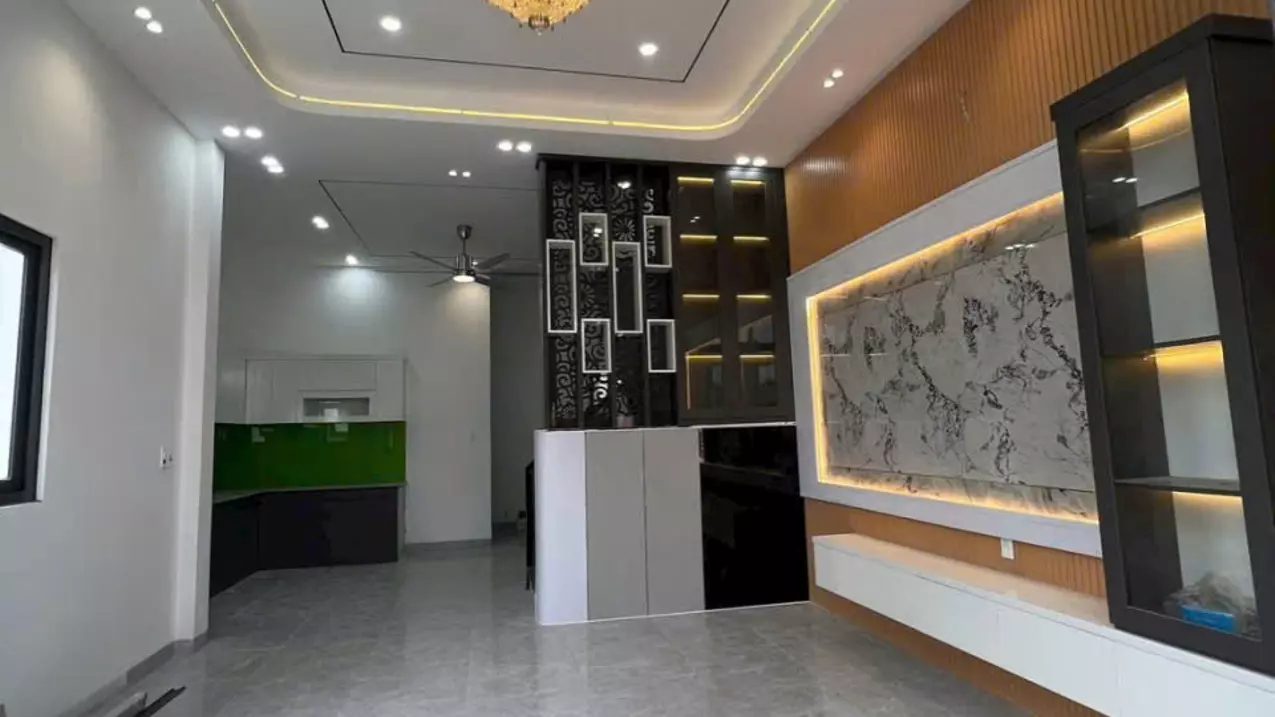Bán nhà 2 mặt tiền xã Mỹ Hạnh Bắc dt 108m2 1 lầu 2pn,2wc , sân oto đã hoàn công giá 2,75 tỷ-anh-2