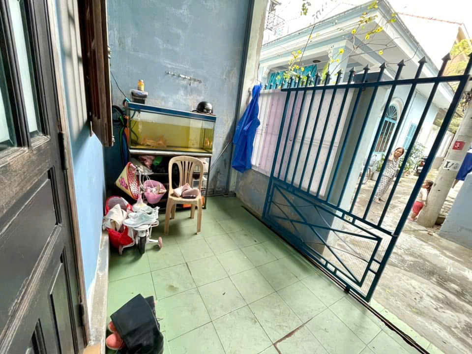 Bán nhà 2 tầng kiệt xe ba gác Nguyễn Huệ sát mặt tiền - Gần Hai Bà Trưng , Vĩnh Ninh , TP Huế ✅-anh-9