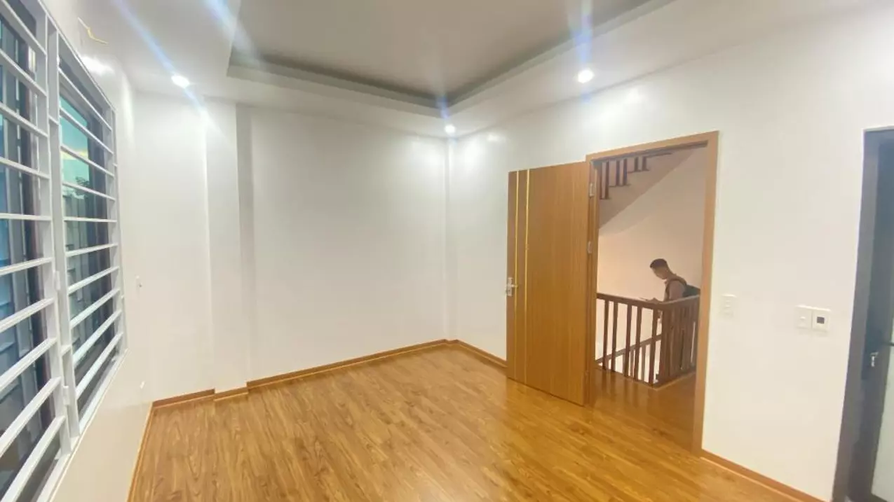 Bán nhà 5 tầng Hoàng Liên,đường Liên Mạc ô tô đỗ cổng hơn 3 tỷ .-anh-3