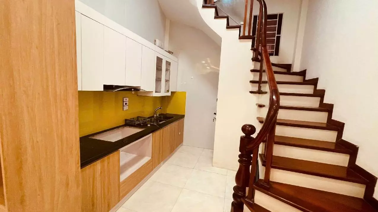 BÁN NHÀ CẦU GIẤY 35M2 X 5 TẦNG 7.5 TỶ - VỊ TRÍ ĐẮC ĐỊA-anh-1