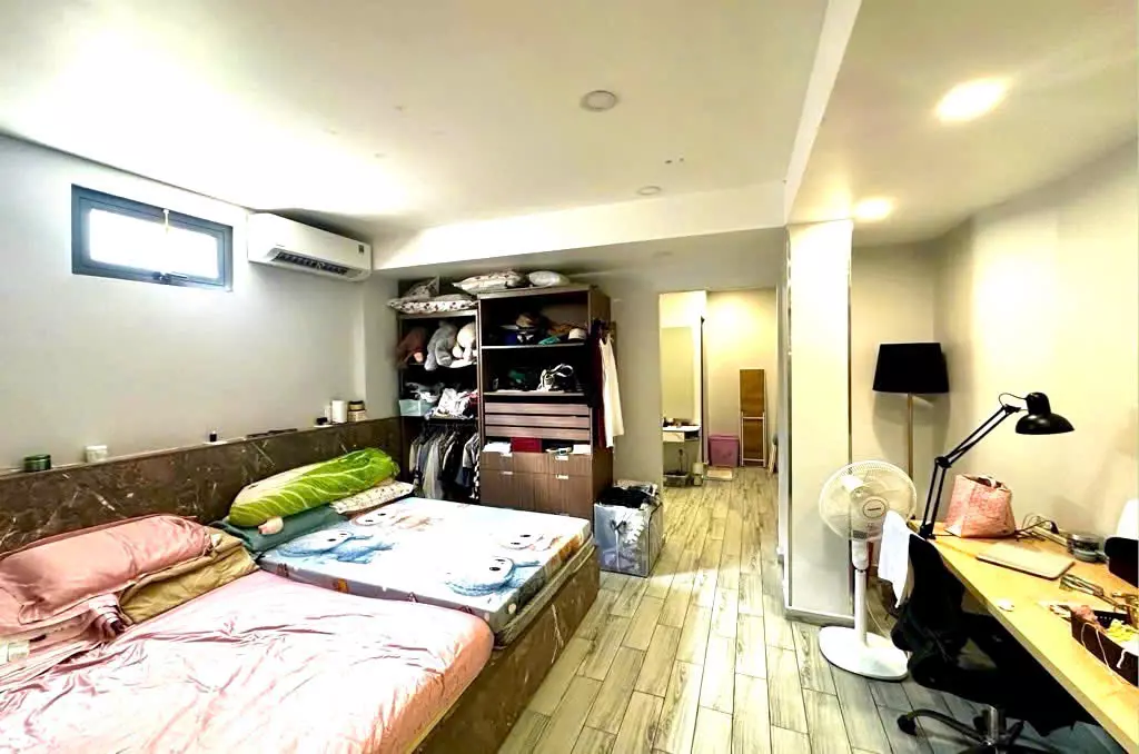BÁN NHÀ ĐẸP- 72M2- CHỈ HƠN 8T XÍU- Đ.BẾN VÂN ĐỒN- LUU THÔNG THUẬN TIÊN QUA CÁC TUYẾN ĐƯỜNG HOÀNG-anh-3