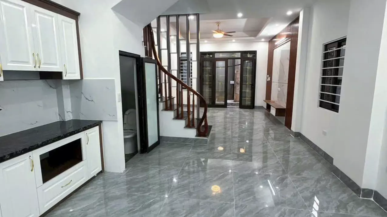 Bán nhà đẹp Việt Hưng- 35m 5 tầng full Nội thất- ô tô- ngõ Nông- nhỉnh 7  tỷ(TL)-anh-2