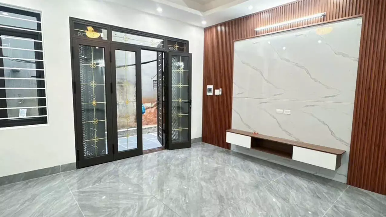 Bán nhà đẹp Việt Hưng- 35m 5 tầng full Nội thất- ô tô- ngõ Nông- nhỉnh 7  tỷ(TL)-anh-3