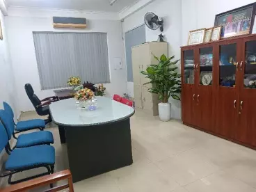 Chỉ 7,5 tỷ, nhà mặt phố lạc long quân.5 tầng ,ô tô.-anh-4
