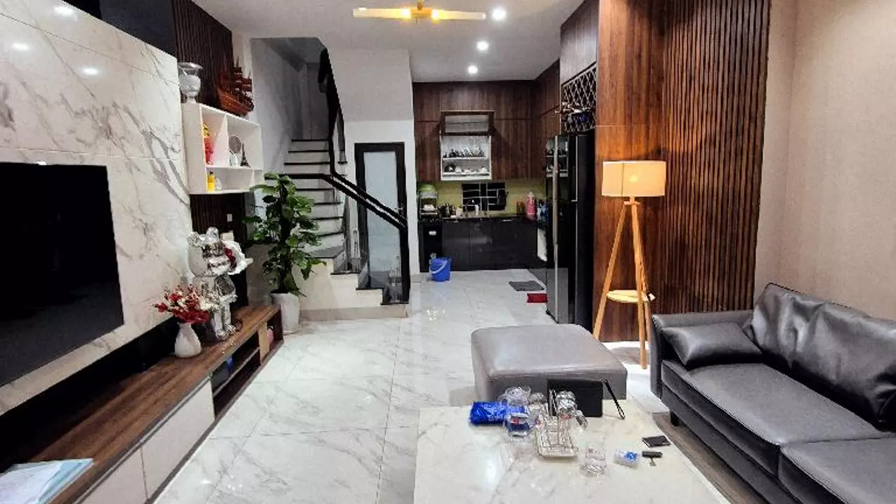 BÁN NHÀ GẦN PHỐ LÊ TRỌNG TẤN, Ô TÔ CHẠY VÒNG QUANH, NỘI THẤT VIP, 50m, 12.5 tỷ-anh-1