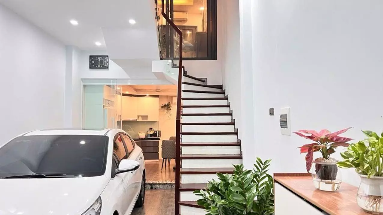 BÁN NHÀ HOA HẬU LONG BIÊN - CHỦ TỰ XÂY - GARA Ô TÔ - NHÀ CỰC THOÁNG - NỘI THẤT ĐẸP CHỦ ĐỂ LẠI 99%-anh-1