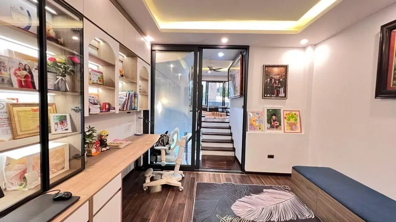 BÁN NHÀ HOA HẬU LONG BIÊN - CHỦ TỰ XÂY - GARA Ô TÔ - NHÀ CỰC THOÁNG - NỘI THẤT ĐẸP CHỦ ĐỂ LẠI 99%-anh-3