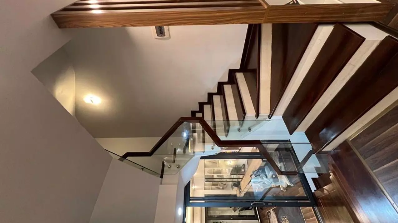 BÁN NHÀ HOA HẬU LONG BIÊN - CHỦ TỰ XÂY - GARA Ô TÔ - NHÀ CỰC THOÁNG - NỘI THẤT ĐẸP CHỦ ĐỂ LẠI 99%-anh-4