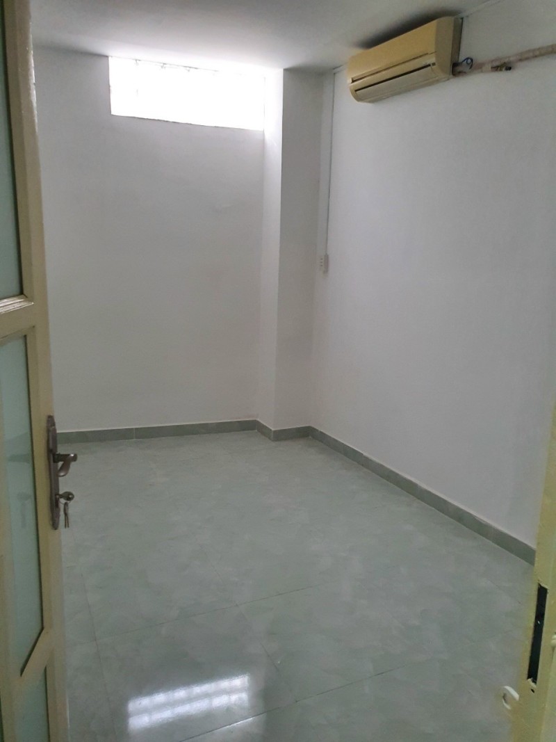 Bán nhà Hoàng Hoa Thám - Hẻm 5m - 70m2 = (5.5x11.5)m - 320/Y-anh-9