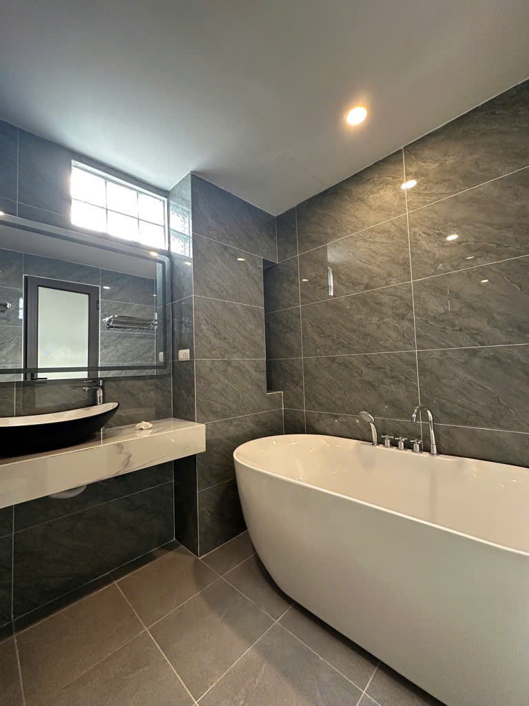 Bán nhà Lâm Du 50 m2 * 6 tầng* 13.1 tỷ, mặt phố kinh doanh, thang máy-anh-4