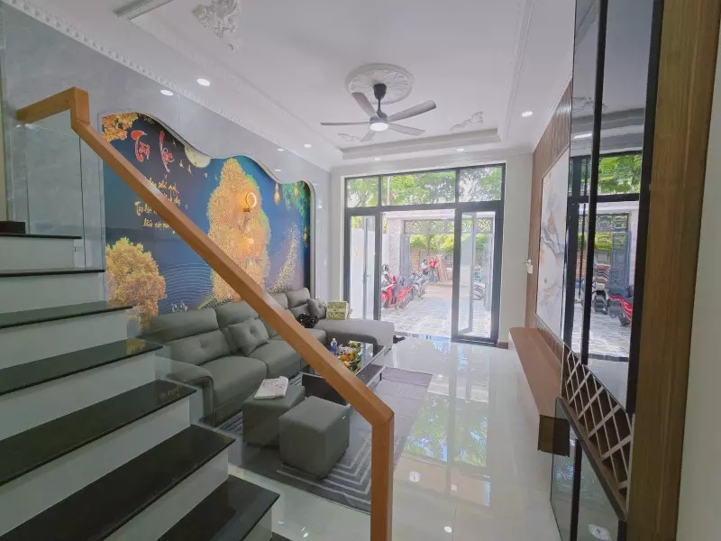 Bán nhà mặt phố đường Lò Lu, Q.9, Thủ Đức, TP HCM. DT 68m2, 4 tầng, sổ hồng riêng, giá 6,95 tỷ.-anh-2