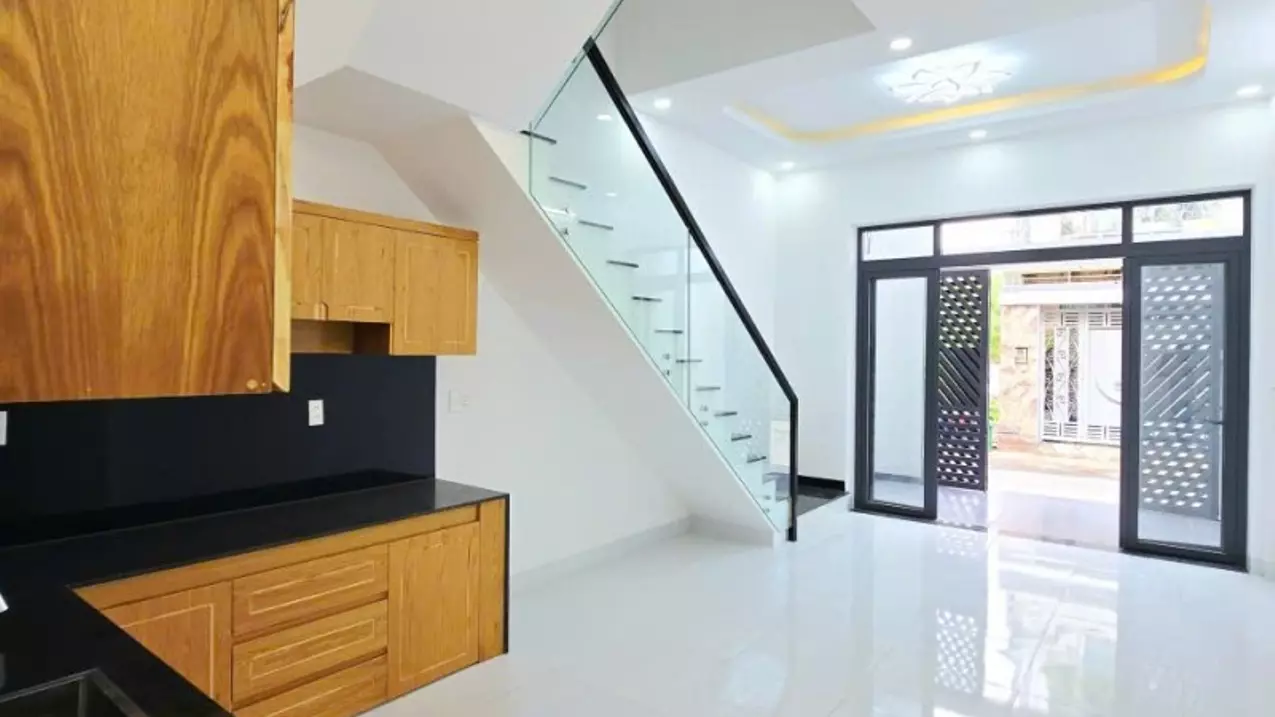 Bán nhà mặt phố đường Trường Lưu, Q9, Thủ Đức, TP HCM. DT 50m2, 3 tầng, SH. Giá 4,7 tỷ.-anh-2