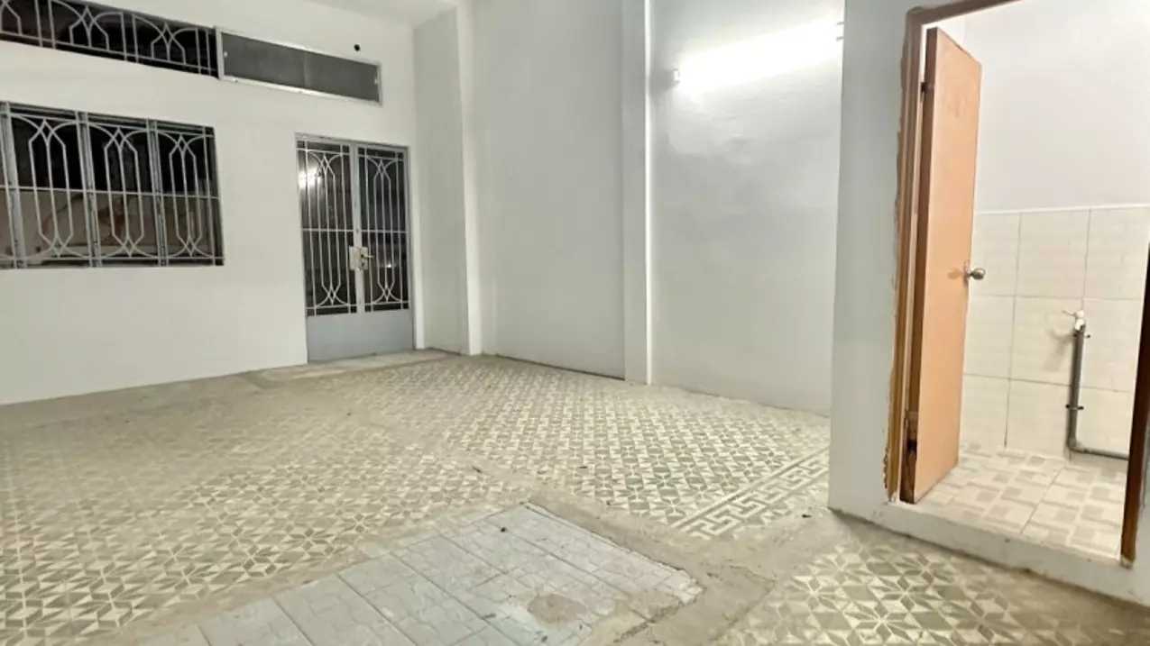 Bán nhà Mặt tiền Nguyễn Kiệm, gần Phan Đăng Lưu, 4,1x24m, 2 tầng cũ, 1 đời chủ, 15,9 tỷ.-anh-4