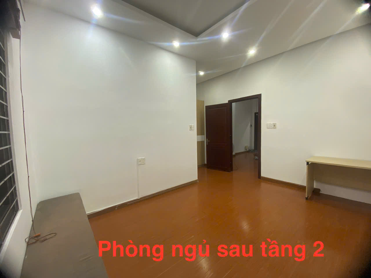 Bán nhà MT 3 tầng 40 nguyễn văn thủ, ngang 5m, Hướng Nam đối diện công viên.  Full nội thất.-anh-12