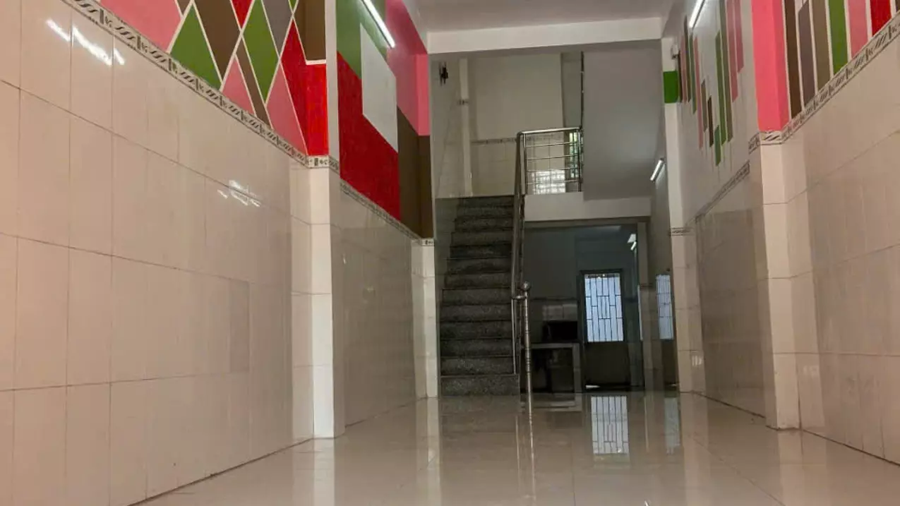 Bán nhà mt kinh doanh Nguyễn Hữu Thọ, thị trấn Bến Lức dt 56,7m2 3 lầu 4pn, 3wc giá 5,45 tỷ-anh-1