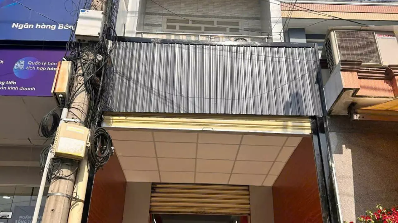 Bán nhà mt kinh doanh Nguyễn Hữu Thọ, thị trấn Bến Lức dt 56,7m2 3 lầu 4pn, 3wc giá 5,45 tỷ-anh-2