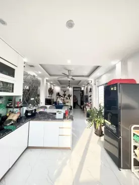 Tôi cần bán nhà Ngã Tư Sở, S thực 43m2, Ô tô sát nhà, thoáng trước sau. Nhỉnh 4 tỷ. (thông tin thật)-anh-1
