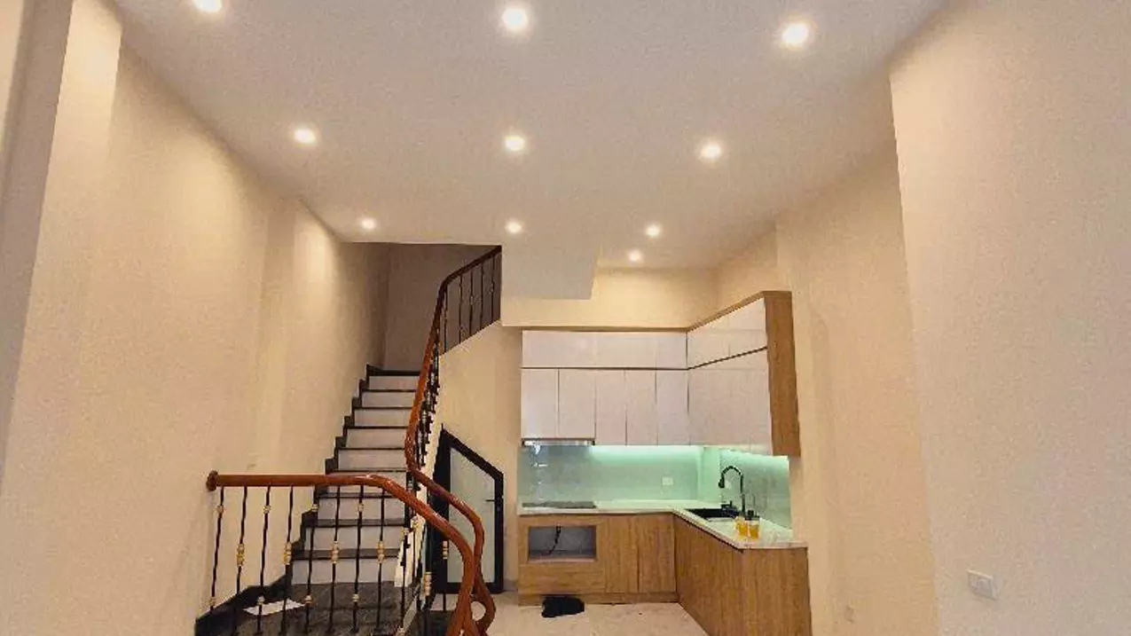 Bán nhà Phố Hoàng Cầu, Dân Xây Để Ở, Vị Trí Đẹp, 34mx5T, Giá: 8 Tỷ, Lh: 0396935190.-anh-2