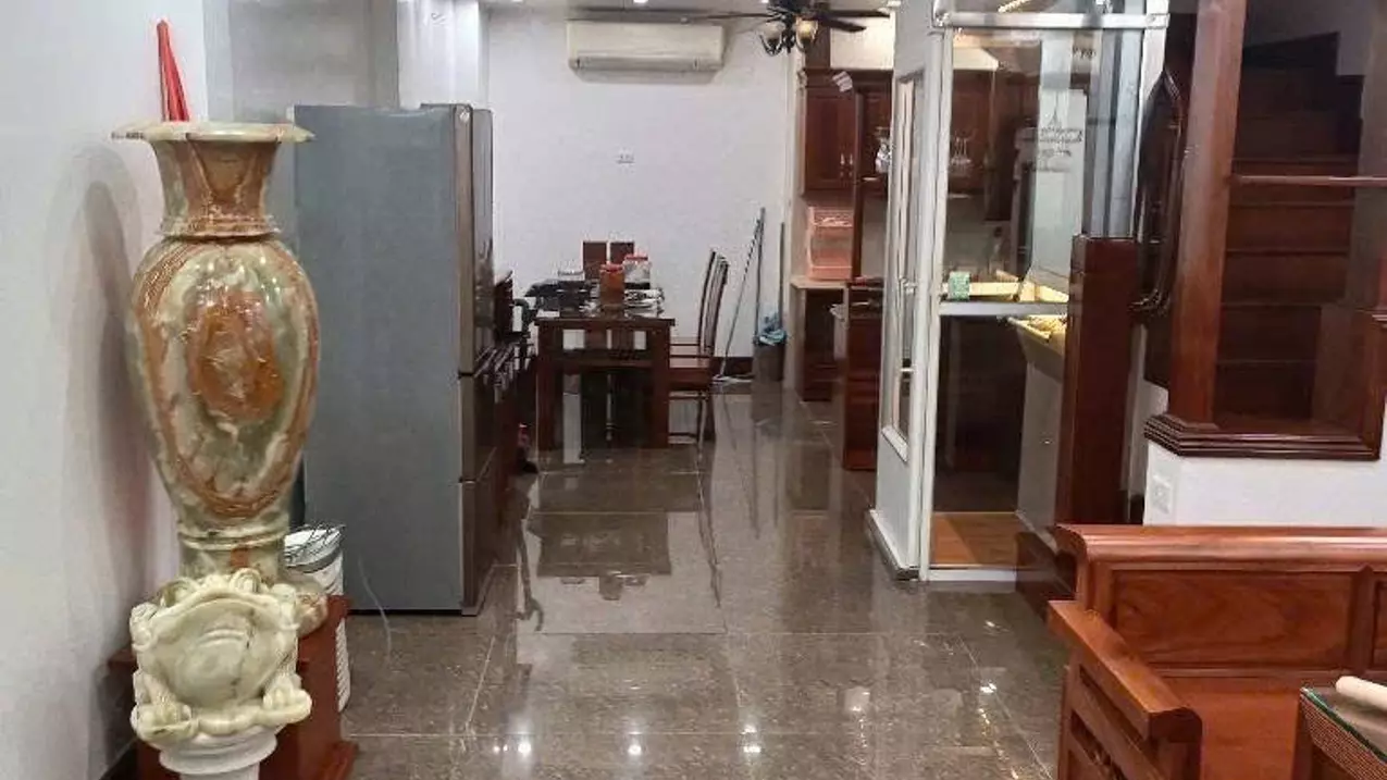 Bán nhà phố Nguyễn Khang 51m2 - 6 tầng, gara ô tô, thang máy, giá 12.5 tỷ-anh-3