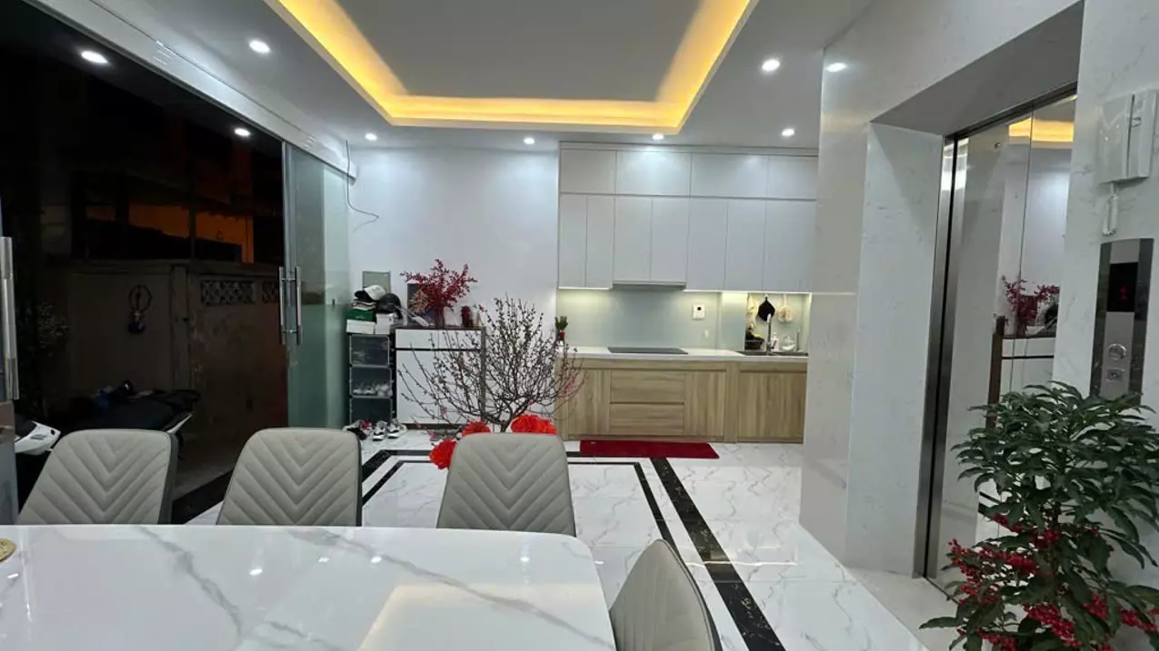Bán nhà Phố Thái Hà, 7 Tầng Thang Máy, Có Sân Để Xe, 37mx7T, Giá: 11.7 Tỷ, Lh: 0396935190.-anh-2