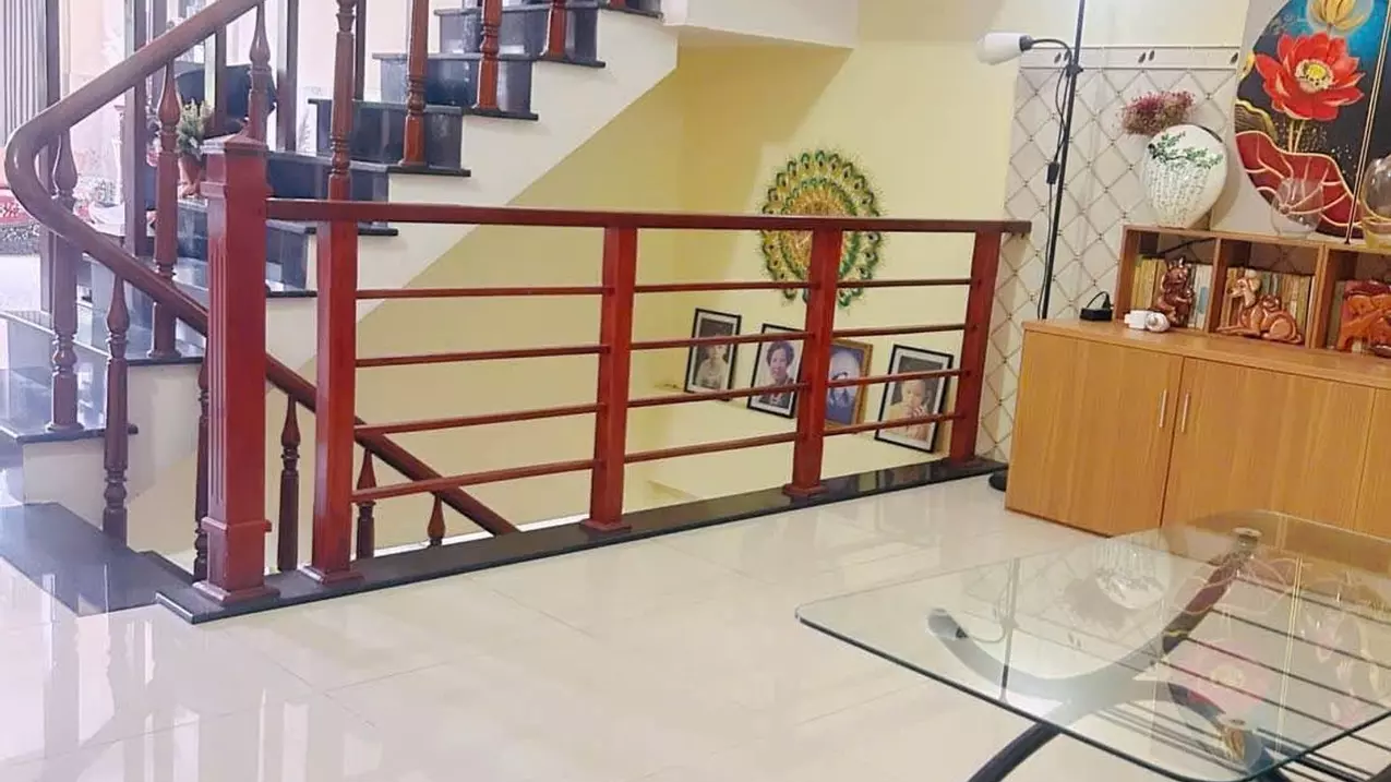 Bán Nhà Quách Thị Trang 100m2 3 Tầng 3 Phòng Ngủ Giá 8.3 Tỷ Đường 7.5m-anh-3