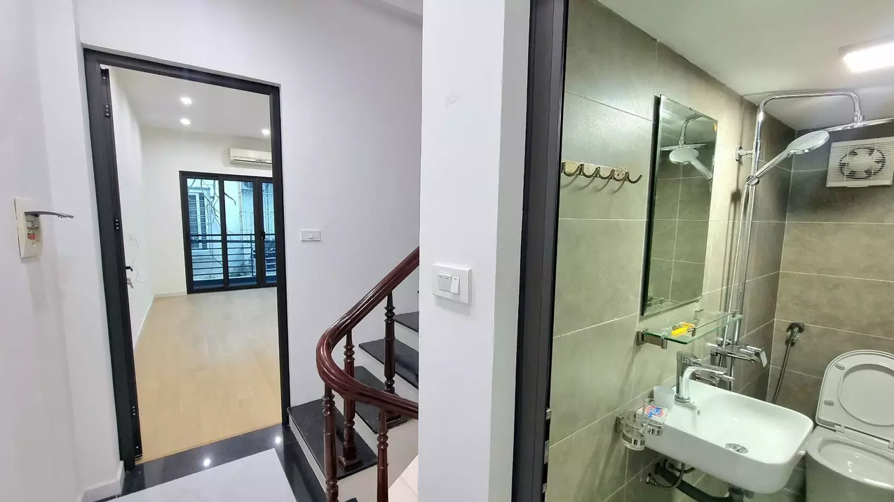 BÁN NHÀ QUỲNH LÔI HAI BÀ TRƯNG NHÀ ĐẸP GIAO THÔNG THUẬN TIỆN THOÁNG SÁNG 50M GIÁ 9,5 TỶ-anh-3