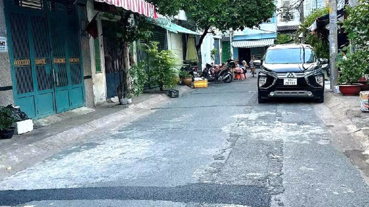 Bán nhà Thoại Ngọc Hầu, Tân Phú- 4x20m - 3 tầng chỉ 8.7 tỷ Hẻm xe tải-anh-1