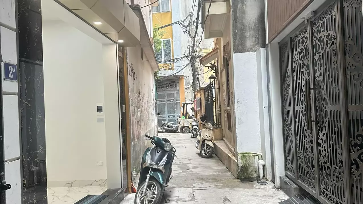 BÁN NHÀ TRUNG TÂM CẦU GIẤY  NGÕ THÔNG NHÀ ĐẸP CHỈ VIỆC VỀ Ở 43M GIÁ 8,6 TỶ-anh-2