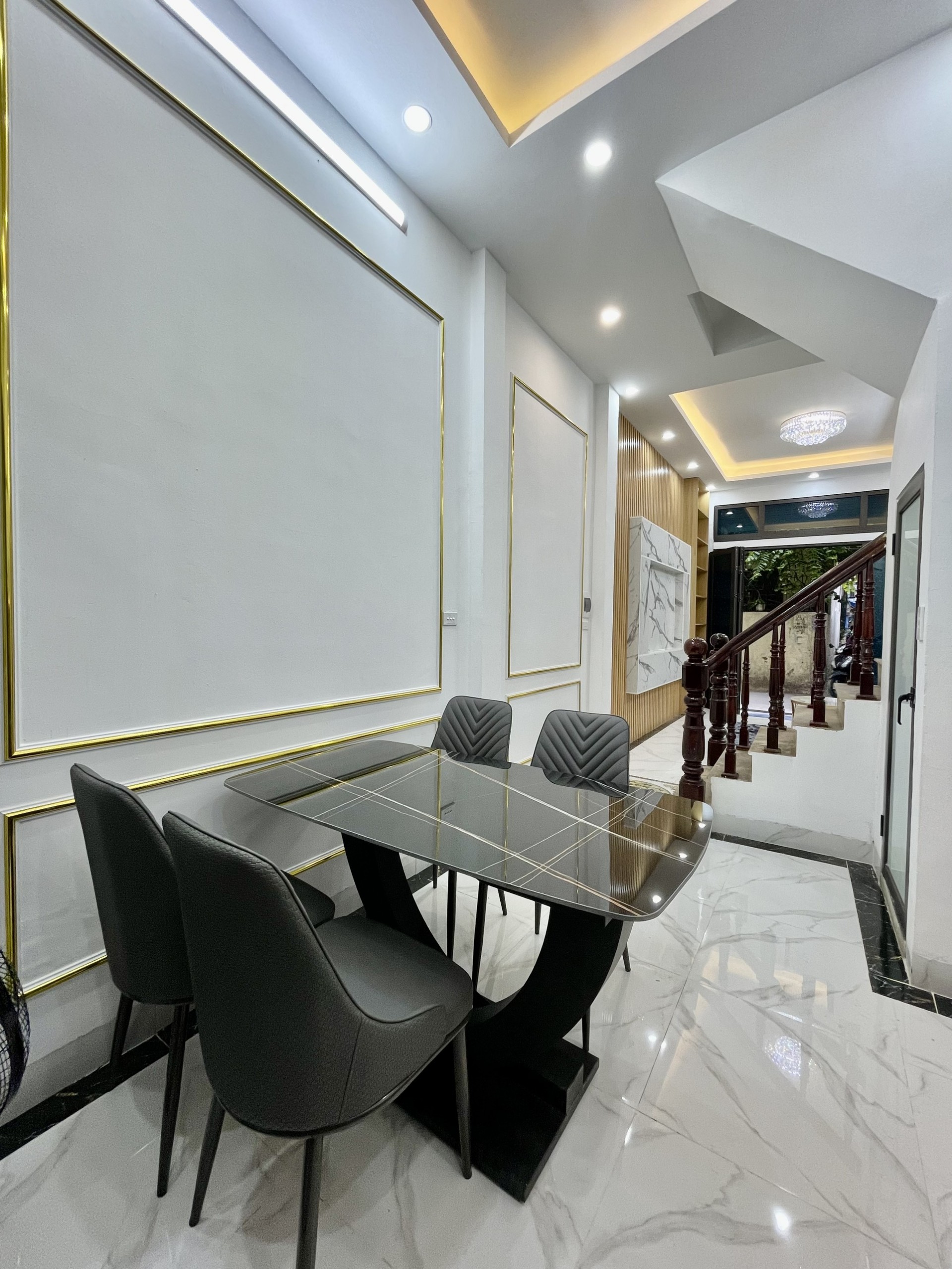 BÁN NHÀ TRUNG TÂM QUẬN CẦU GIẤY – NHÀ MỚI ĐẸP LONG LANH – NGÕ THÔNG – KINH DOANH NHỎ - 50M RA PHỐ-anh-9