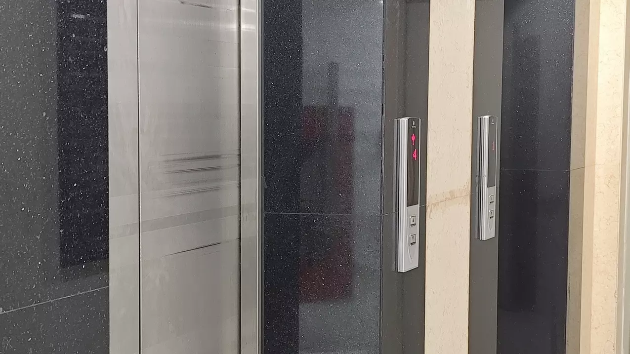 BÁN TÒA BUILDING MẶT PHỐ HUẾ - HAI BÀ TRƯNG 550M2 - 12 TẦNG - MT 30M - LÔ GÓC - DT 1.7 TỶ/THÁNG-anh-5