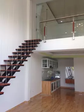Cho thuê gấp nhà 1 trệt 1 lầu, 100m2 2PN - 2WC, hẻm xe hơi, giá chỉ 6tr5/tháng, Lh: 0388668882 gặp Tâm ( zalo )-anh-1