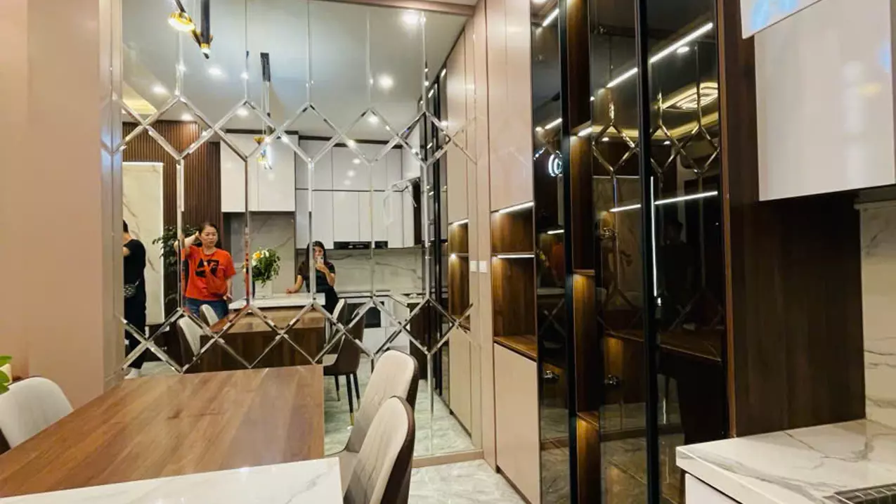 CẦN BÁN GẤP NHÀ CẢM HỘI - LÒ ĐÚC 
DT- 45m2 , MT 9m , 4T . OTO ĐỖ VÀI BƯỚC CHÂN . KDOANH SẦM UẤT .-anh-5