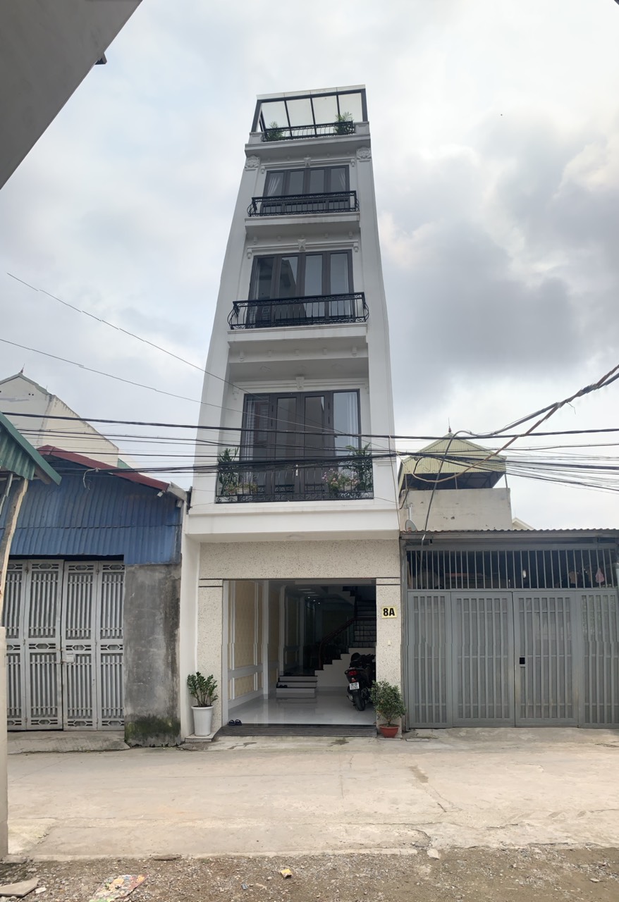 Cần bán nhà mới xây gần AEON Long Biên