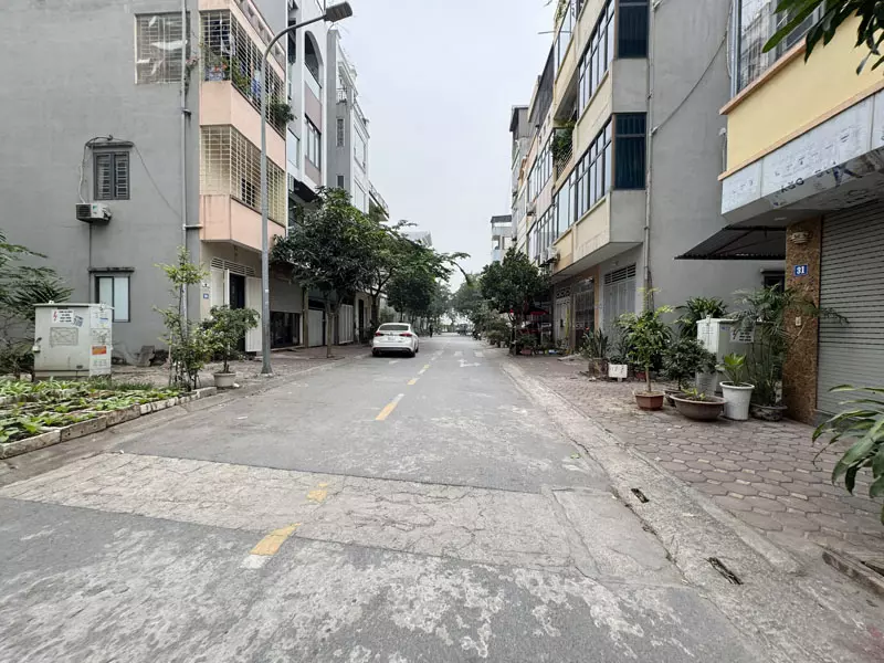 Cần bán xẻ khe 90m2 đất TĐC Thạch Bàn. Đường 13m, vỉa hè rộng, gần dự án Himlam-anh-5