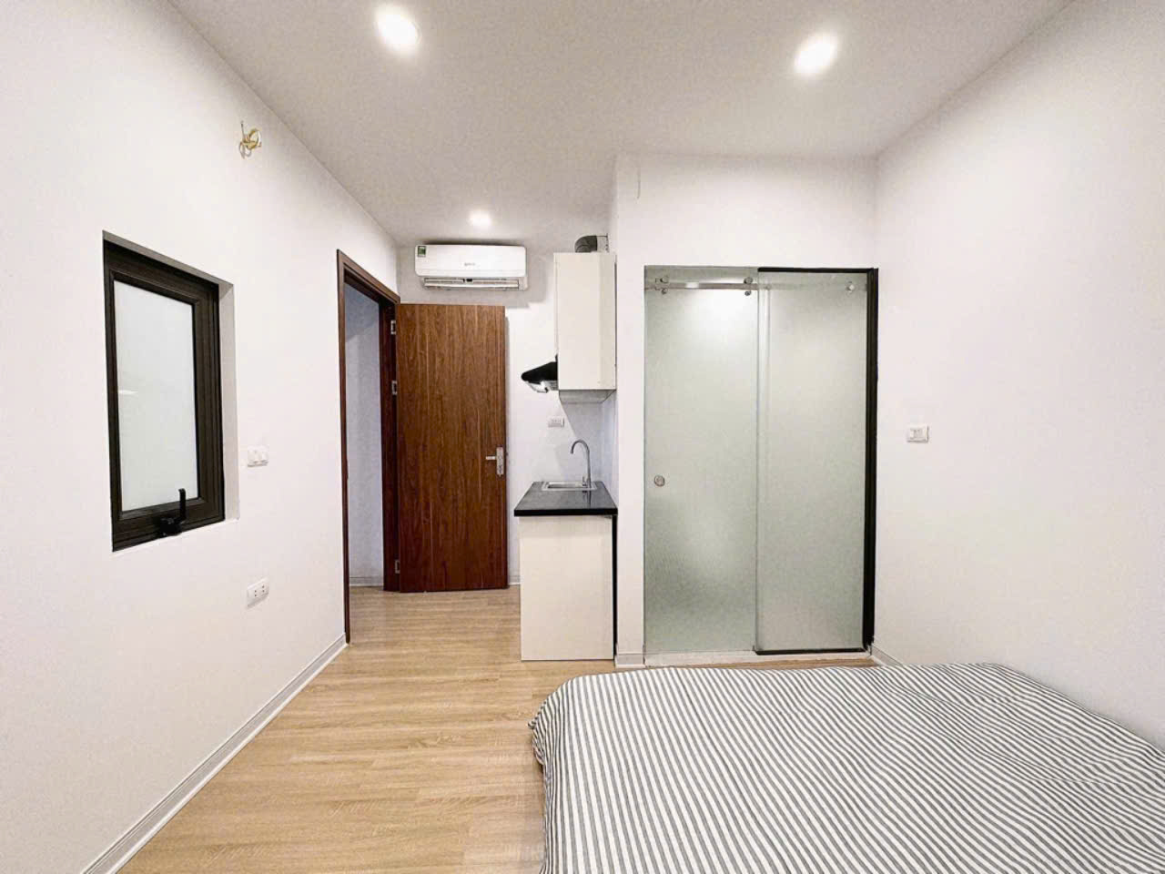 CĂN HỘ CCMN 5 TẦNG KHƯƠNG ĐÌNH; MẶT TIỀN 4.2M; 
NGÕ THÔNG 3 GÁC ; SỔ PHÂN LÔ; GIÁ NHỈNH 8 TỶ-anh-1