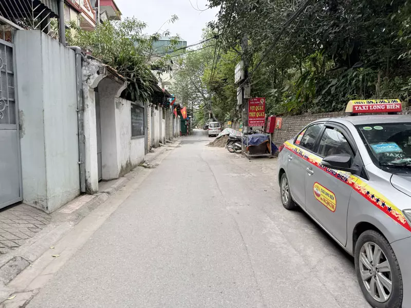 Chỉ với 7 tỷ nhận ngay 40m2 nhà 3,5 tầng 3 mặt thoáng tại ngõ 2 Ngọc Thụy - Gần đường Hồng Tiến-anh-1