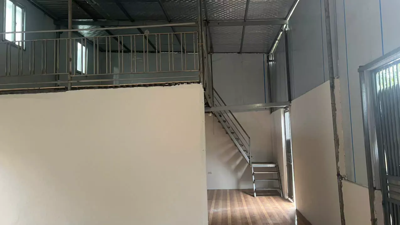 Chính chủ cho thuê kho xưởng Đông La, Hoài Đức. Xưởng rộng 200m2, kèm nhà 40m2, giá thuê chỉ 8tr/th-anh-1