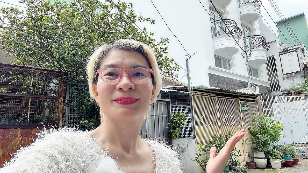 CHÍNH CHỦ CHƯA QUA ĐẦU TƯ - BÁN NHÀ 2 TẦNG MẶT ĐƯỜNG XE HƠI NGỦ TRONG NHÀ Đ. CỐNG QUỲNH, QUẬN 1 --anh-1