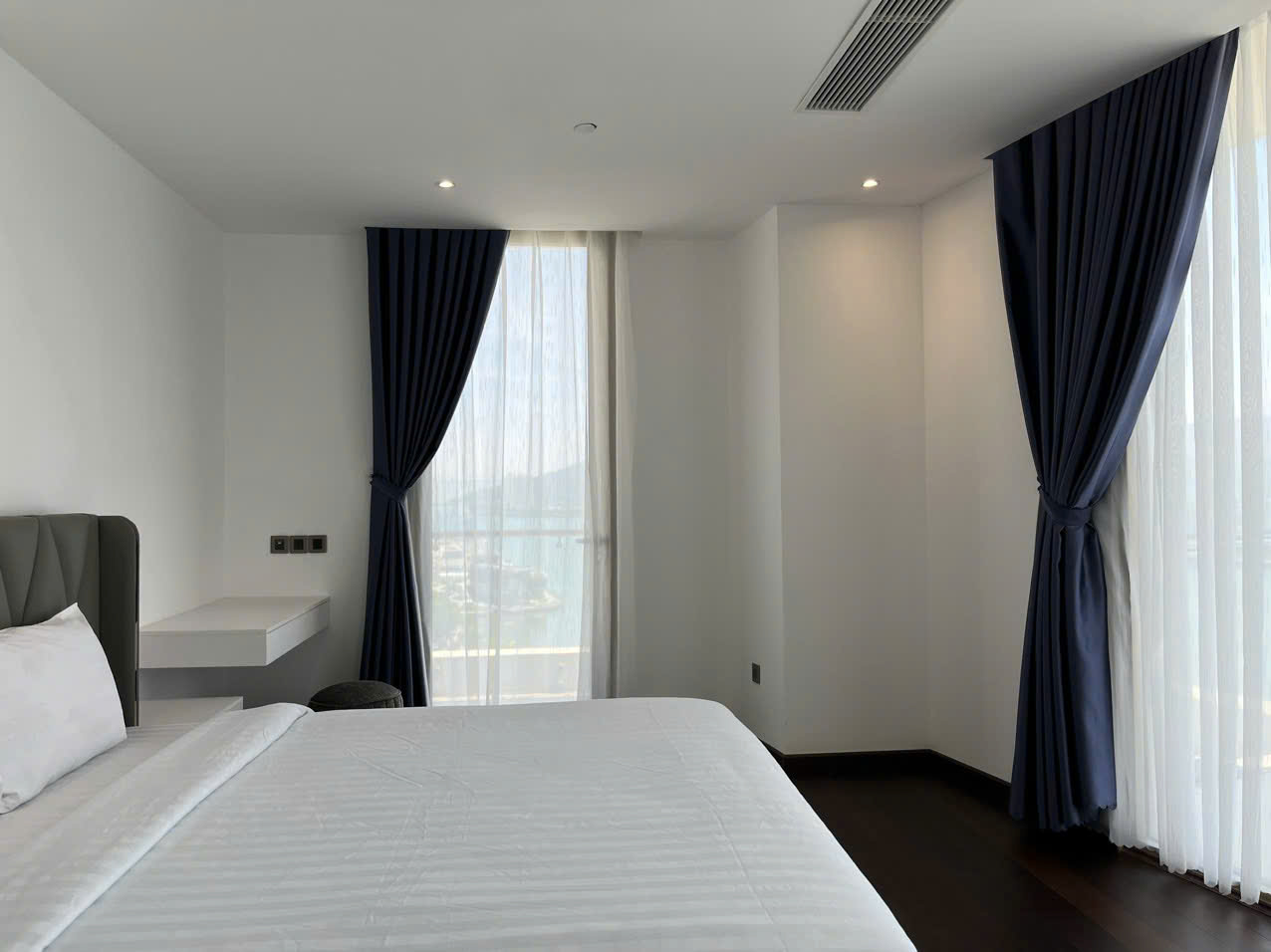 CHO THUÊ CĂN GÓC HILTON 5 PHÒNG NGỦ VIEW SÔNG HÀN - GIÁ 35 TRIỆU / THÁNG.-anh-4