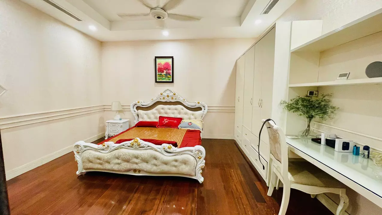 Cho thuê căn hộ 2PN + 1 kho Royal R2 – 130m², full tiện ích, nhận nhà ngay-anh-2