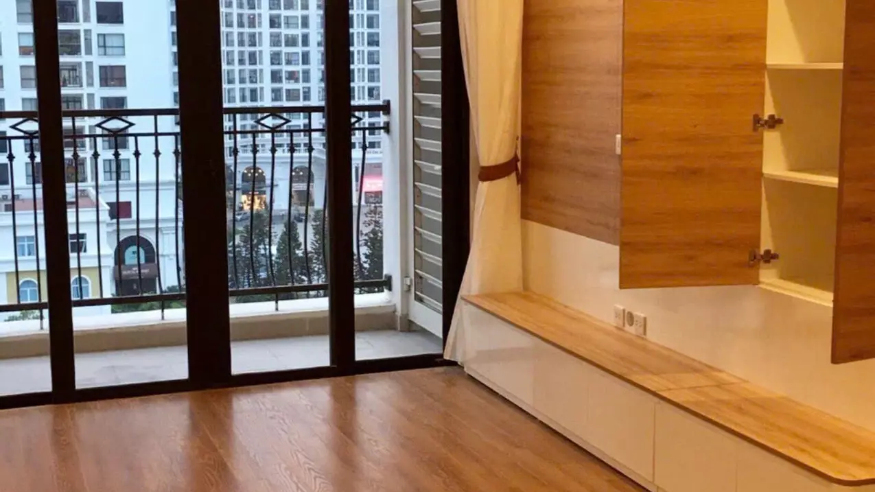 Cho thuê căn hộ 2PN + 1 kho Royal R2 – 130m², full tiện ích, nhận nhà ngay-anh-5